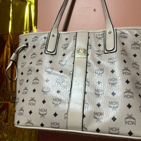 MCM TOTE (TAN) - Picture 4 of 4